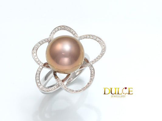 18K Gold Freshwater Pearl Diamond Ring